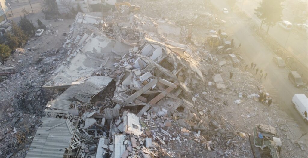زلزال تركيا وسوريا.. حصيلة القتلى تتجاوز 34 ألفا والهزات الارتدادية مستمرة