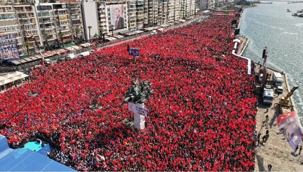 "طوفان بشري" يستقبل أردوغان في أبرز معاقل المعارضة