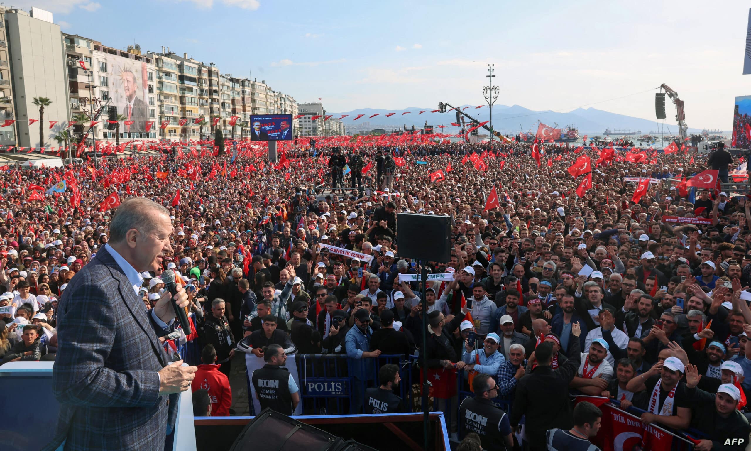 الانتخابات التركية.. بطاقات تصويت الخارج تصل و أردوغان يحشد أنصاره واستقالات بحزب أوغلو