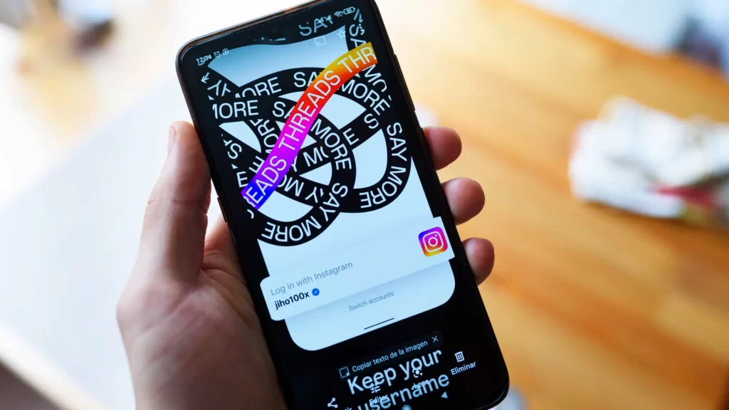 متخصصون يتحدثون عن أسباب إقبال الملايين على تطبيق Threads
